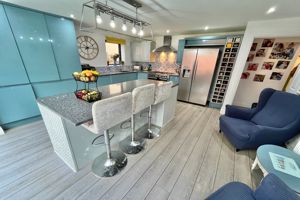 Kitchen/Diner- click for photo gallery